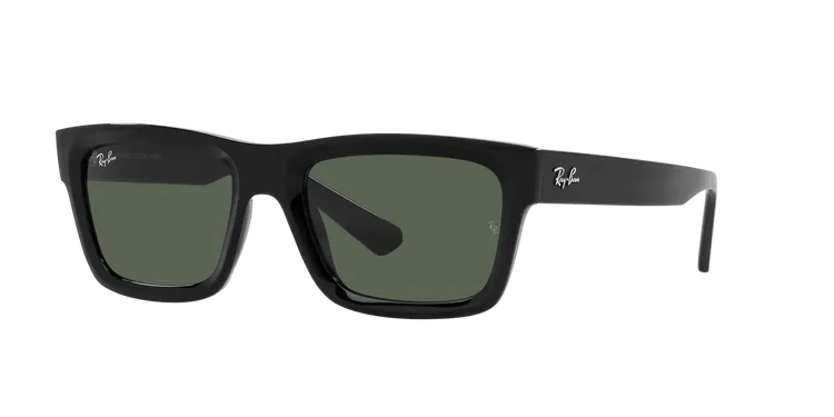 雷朋Warren墨鏡，5950元。品牌提供