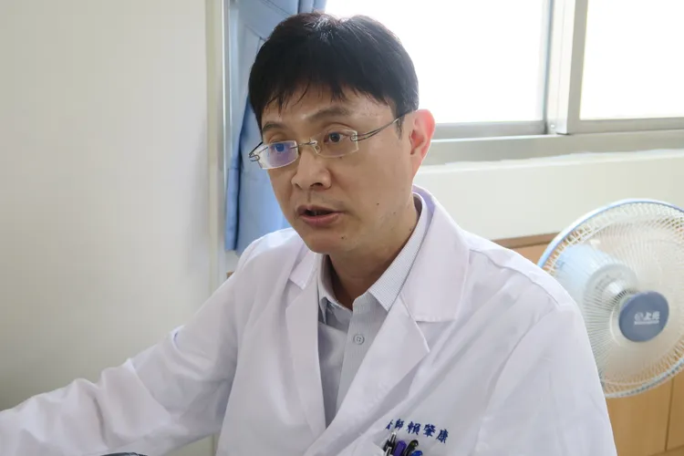 賴肇康主任表示，微創脊椎內視鏡手術是由內視鏡直達病灶，在清晰且放大的影像下切除壓迫神經的椎間盤。院方提供