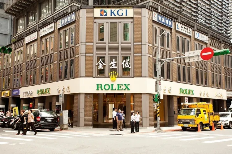 金生儀博愛店依舊屹立不搖地豎立於百年前的博愛路及漢口街交叉口。翻攝金生儀官網