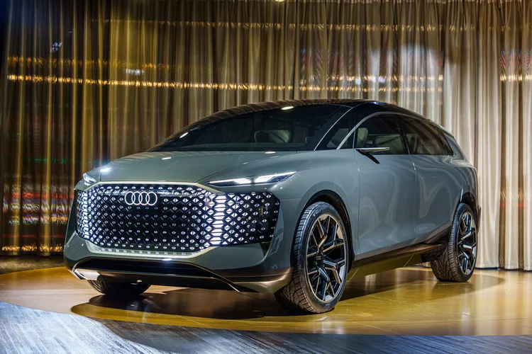 首次來台展演的Audi urbansphere concept概念車，展現由內而外顛覆過往的設計思維。原廠照片