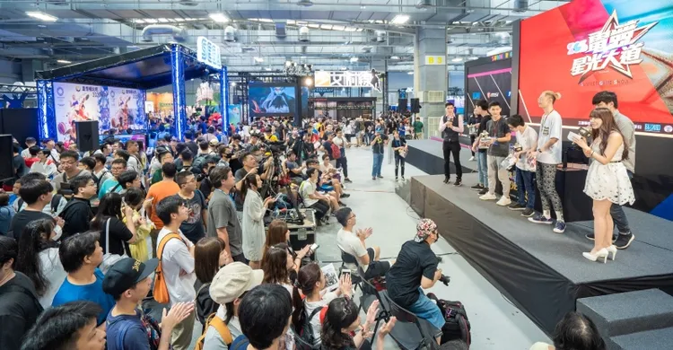 夏日電玩展本次將有兩大舞台，帶來賽事、遊戲體驗、實況主互動等精彩活動。台北市電腦公會提供