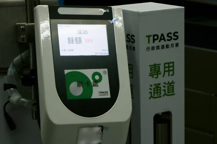 目前約有50%民眾將電子定期票轉為TPASS。賴昀岫攝