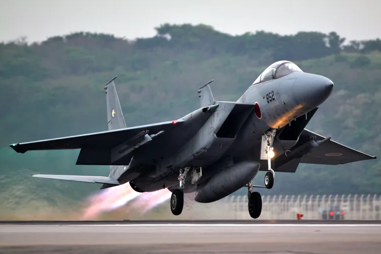 日本必須加強與台灣及美國的對話機制。圖為日本自衛隊戰機。資料照片