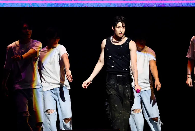 韓勝宇演唱《Runnin' High》沒帶監聽耳機，唱完整首歌。彭欣偉攝