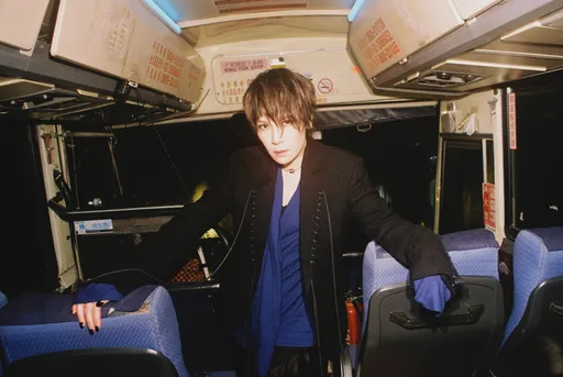 楊乃文俐落短髮造型曝光 新輯封面爽登紐約時代廣場