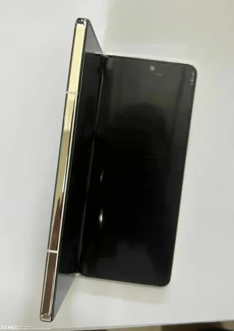 三星Galaxy Z Fold 5機模照。翻攝ZOL中關村在線