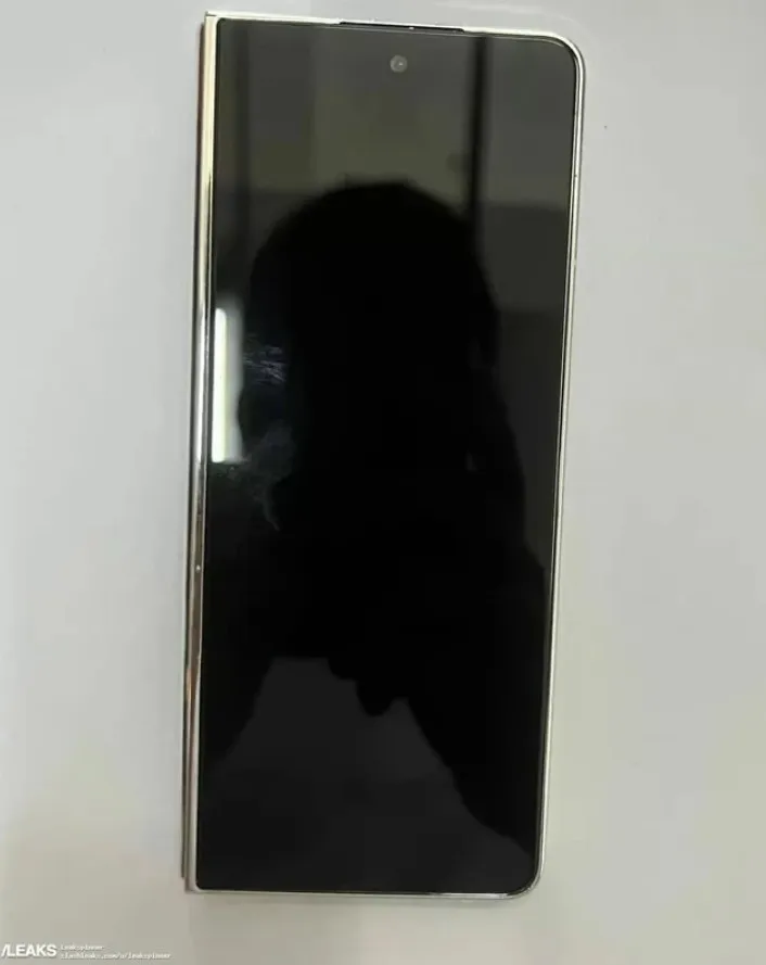 三星Galaxy Z Fold 5機模照。翻攝ZOL中關村在線