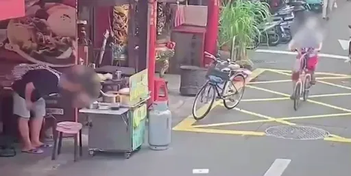 北市男偷麵線攤1650元 路邊監視器全拍下!警1小時火速逮人