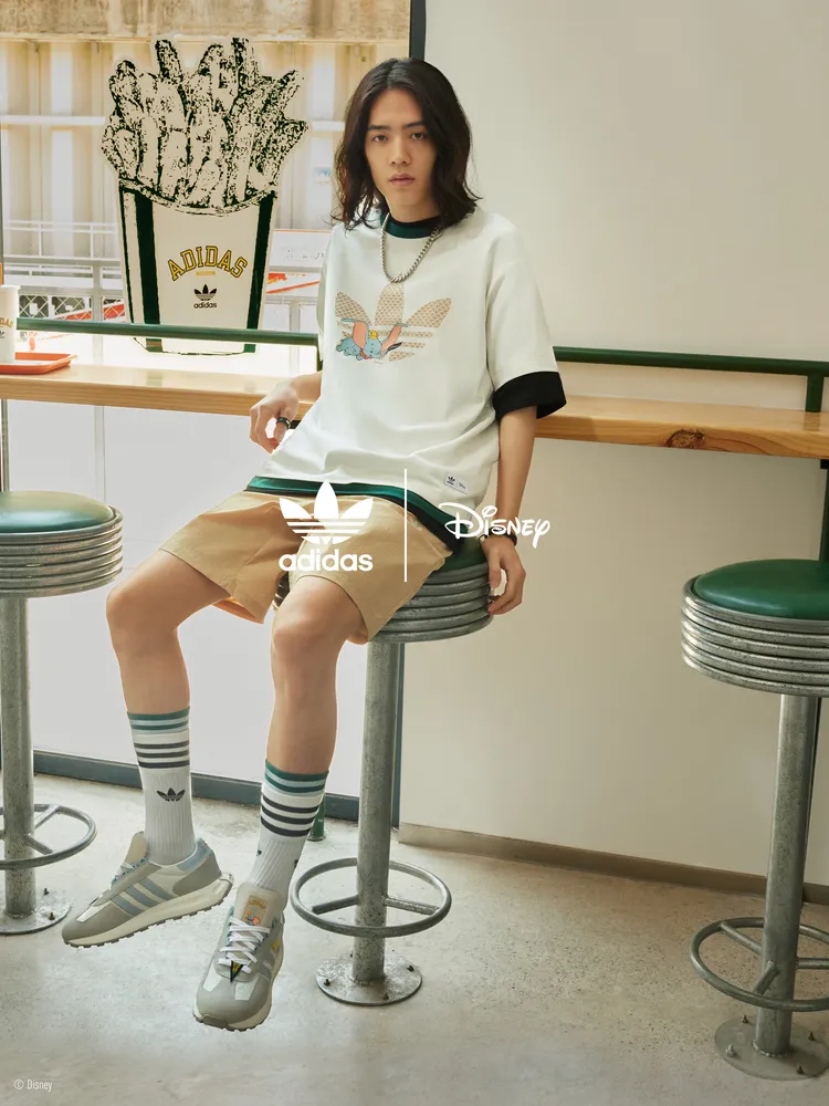 adidas Originals x 小飛象T恤1890元、米色短褲2690元。品牌提供