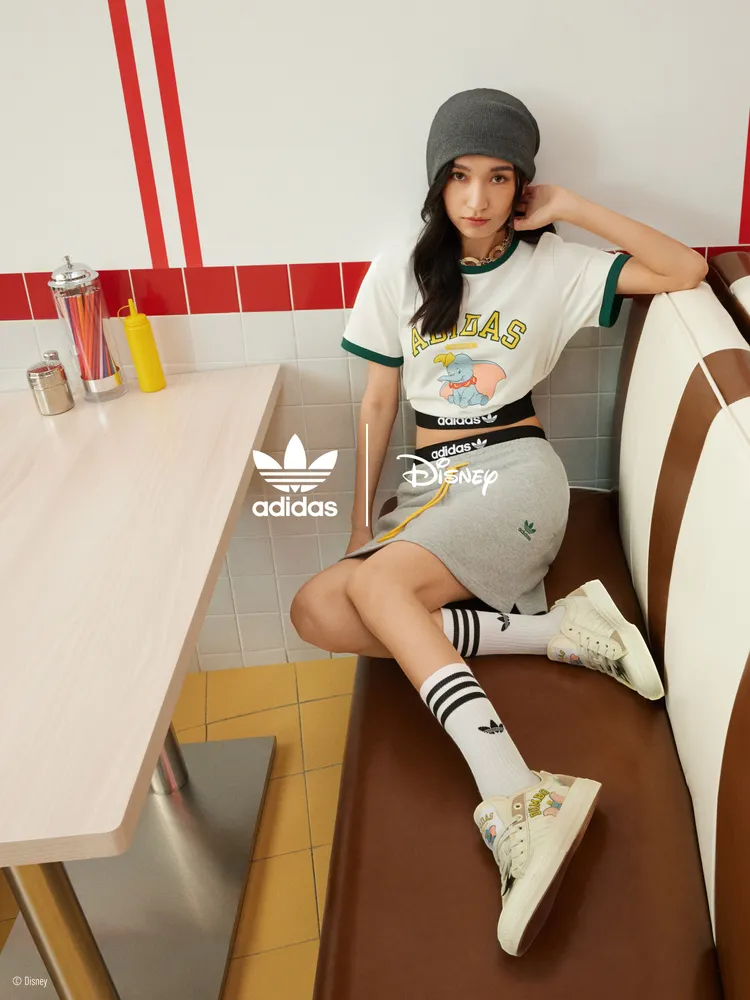 adidas Originals x 小飛象T恤1890元、短裙2290元。品牌提供