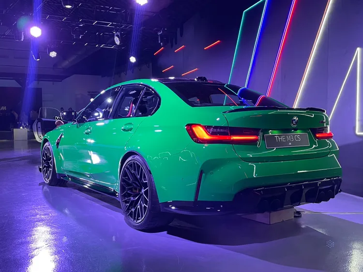 M3 CS標準配備M碳纖維陶瓷煞車系統及專屬鈦合金排氣系統，除了大幅減少車身重量，更提供更穩定且極致的效能表現。林浩昇攝