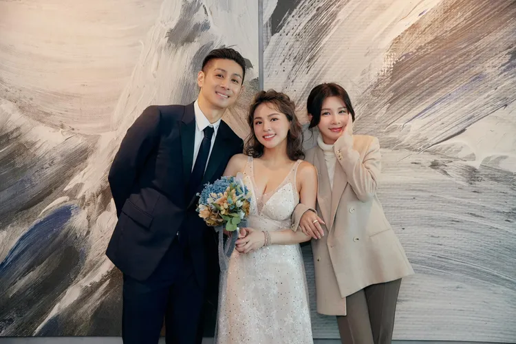 愛語莎見證熊熊的幸福時刻，一臉感動。翻攝自愛語莎臉書