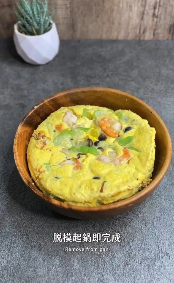 絲瓜蝦仁烘蛋材料:
絲瓜1根、蝦仁 10隻、雞蛋5顆、
鴻禧菇1包、鹽巴 3/4小匙、黑胡椒 、1/6小匙、 蝦仁醃料鹽巴 1/8小匙、
黑胡椒 1/8小匙、米酒 1小匙
。IG @dulahoop12 提供