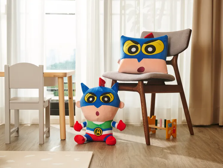 變形玩偶抱枕以小新抱枕最吸睛。全聯提供