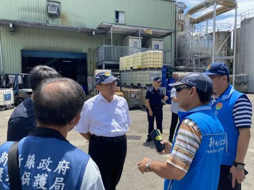 守護河川水質 楊文科帶隊突擊稽查鳳山溪上游工廠