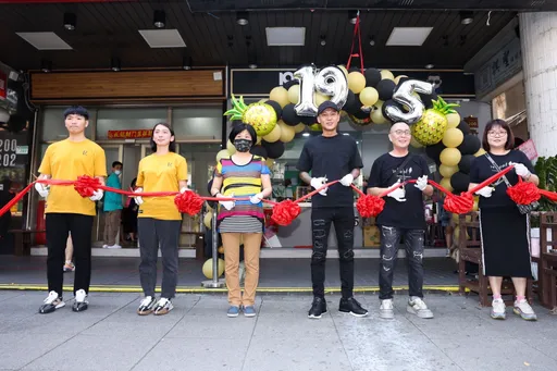 鳳梨手搖擴店20多間首插旗台北市　年繳500萬稅金堪比曾國城等級