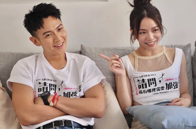 柯震東（左）、宋芸樺都是電影《請問，還有哪裡需要加強》出品人之一。林林攝