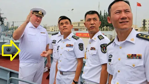 中俄海軍交流俄軍官登艇參訪 網友卻聚焦在這一點
