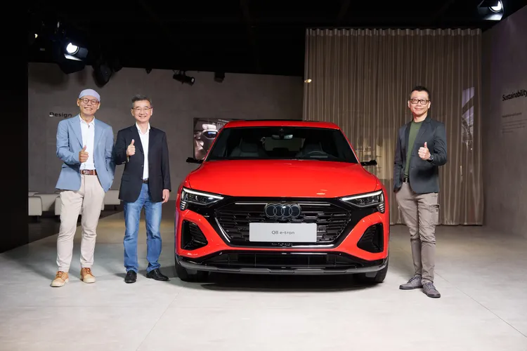 從本月推出的全新純電Audi Q8 e-tron 車系可看到許多永續的身影，如電池本身使用綠能生產而成、電池回收設有標準檢測流程，給予電池二次運用的機會等。原廠提供