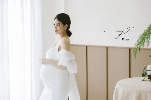 蘿莉塔挺7月孕肚深V辣露美背拍寫真 胖10公斤手腳一樣纖細