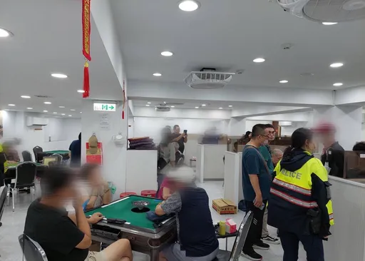 職業賭場藏身松山區麻將協會　警颱風夜突擊搜索帶回59人