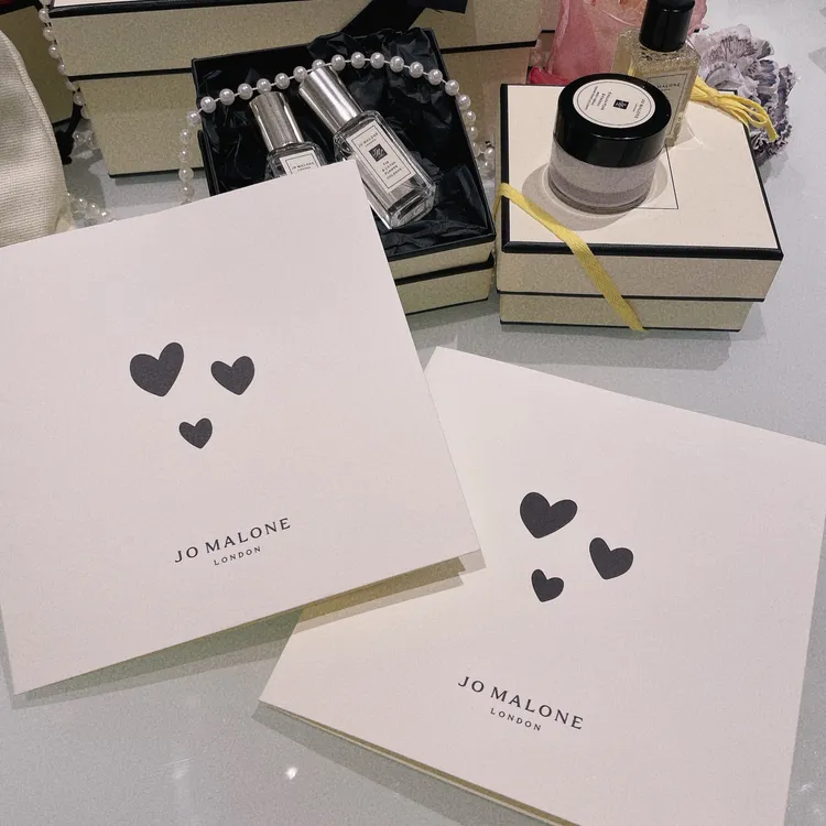 滿額贈送的客製化婚禮卡片。張家玲攝