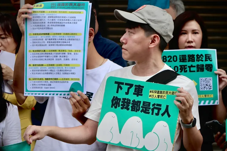 民團提交通改善5訴求。林林攝