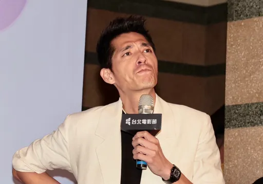 藍正龍消瘦現身認「我們還是朋友」 和周幼婷9年婚姻劃下句點