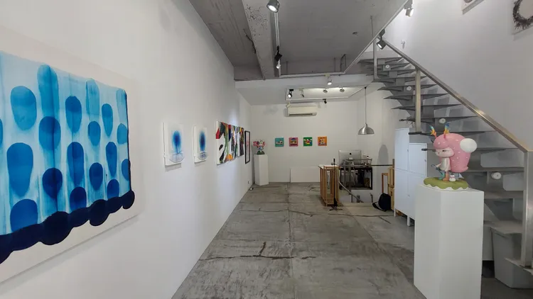 蔣涵玶的藝廊精緻而豐富。凃建豐攝