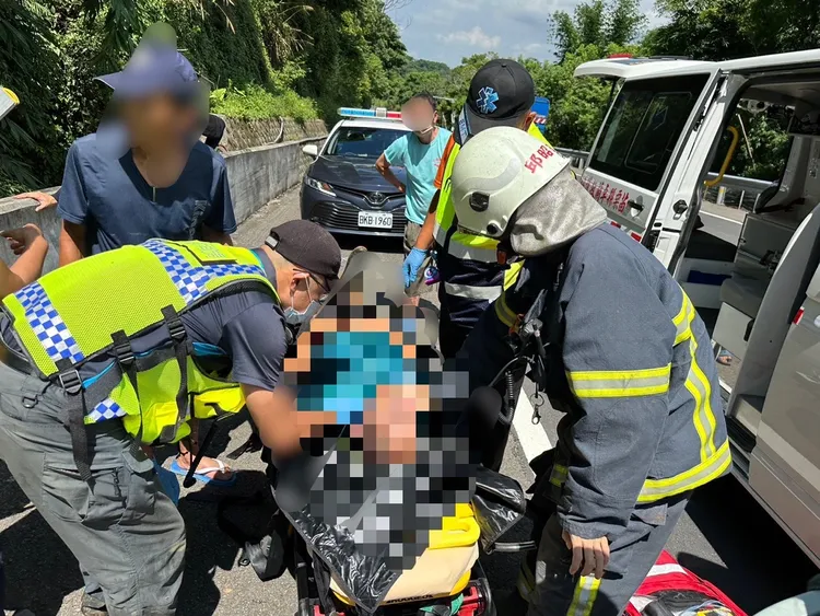 黃姓老農獲救時已無生命跡象，送醫仍不治。民眾提供