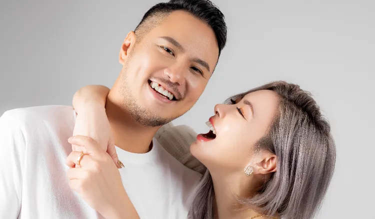 ▲ 沈醫師擁有出色的外在及精湛的醫術，與同為醫師的老公陳威宇感情超好，認為女人的美來自於擁有自信。