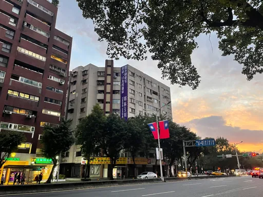 新法管住不管商 企業購置億萬店面增地段優劣成關鍵