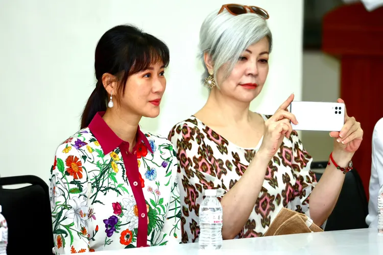 胡翡翠（右）和米凱莉。彭欣偉攝