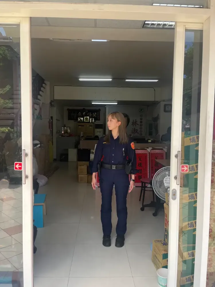 蘆洲警前往林淑芬服務處維安。翻攝畫面