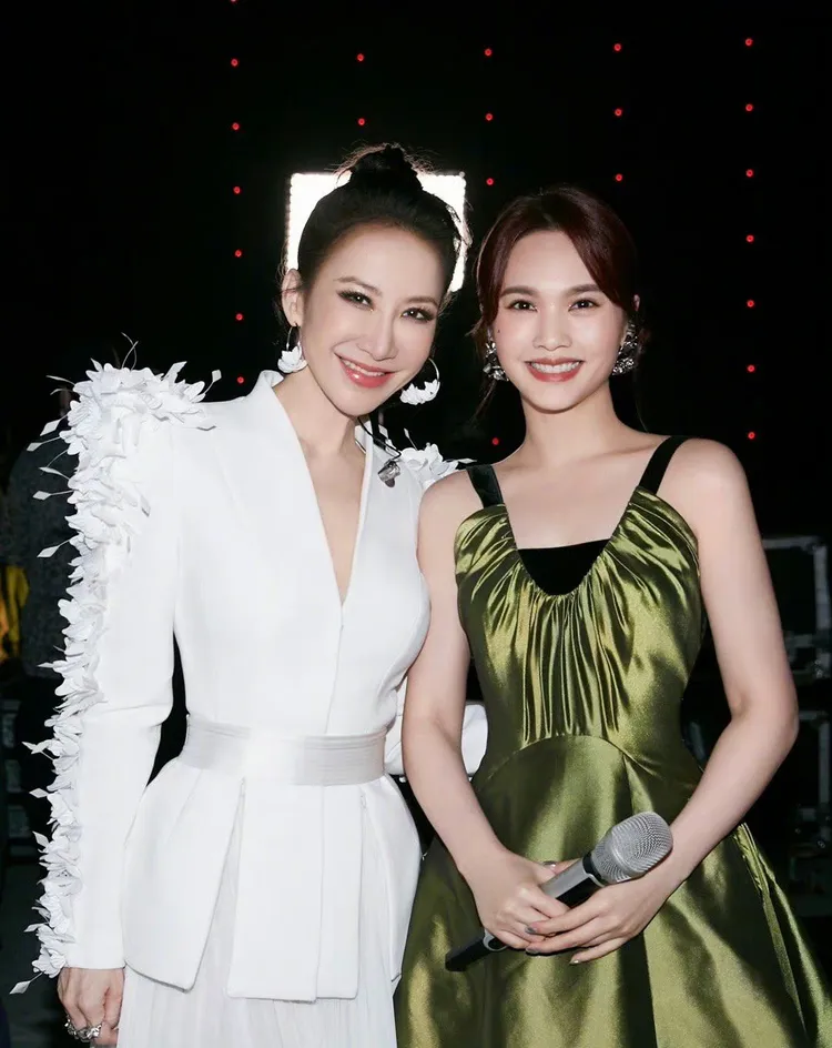 楊丞琳（右）去年擔任聲生不息港樂季飛行嘉賓，再度與李玟碰面。