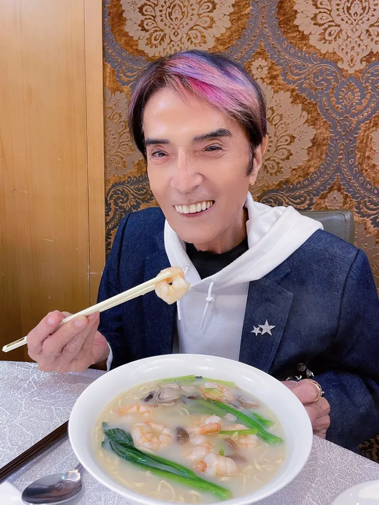 林沖在香港大啖美食。經紀人提供