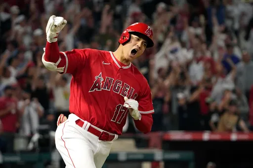 狂！大谷翔平連3場全壘打炸裂　超帥氣甩棒第35轟出爐