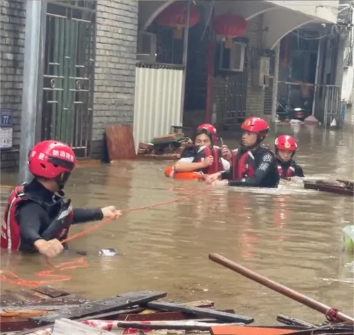 圖多｜泰利颱風襲中國　福州泡湯、廣西樹倒砸車