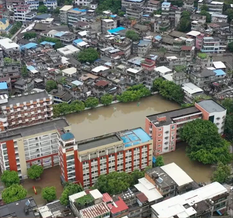 泰利帶來的雨量17日造成福州淹水。路透社