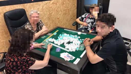 芦洲警1小时破2处棋牌社赌场逮41人    赌局桌椅全充公