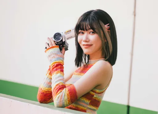 蔡恩雨「像男生」行徑曝光 穿裙子放太鬆常把腿開開