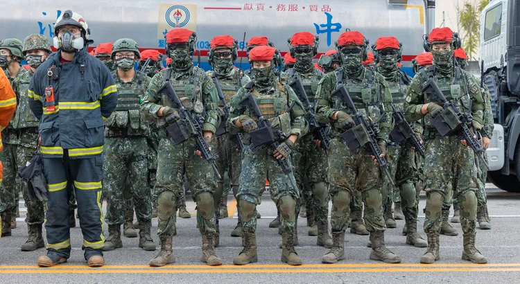 灌裝工場實兵演練。總統府提供