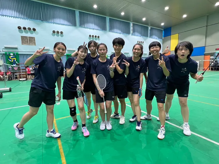 警察局女子羽球隊。翻攝畫面