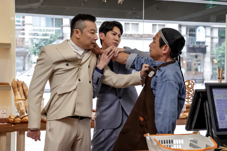 沈孟生（右起）、孫沁岳和林煒有肢體衝突戲。三立提供