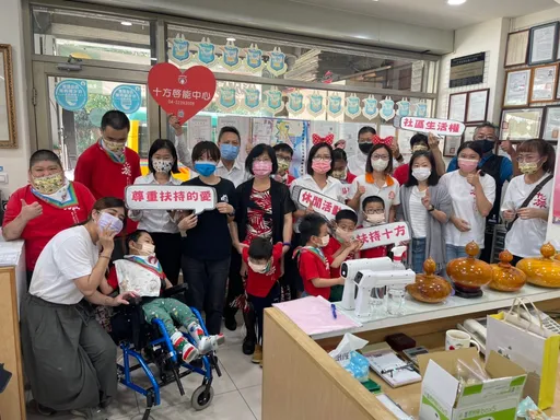 太佛心!社區專家有巢氏房屋社區服務供免費影印、充電還有愛心傘