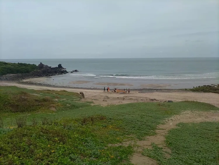 富貴角燈塔海岸今天中午傳出溺水意外。翻攝畫面