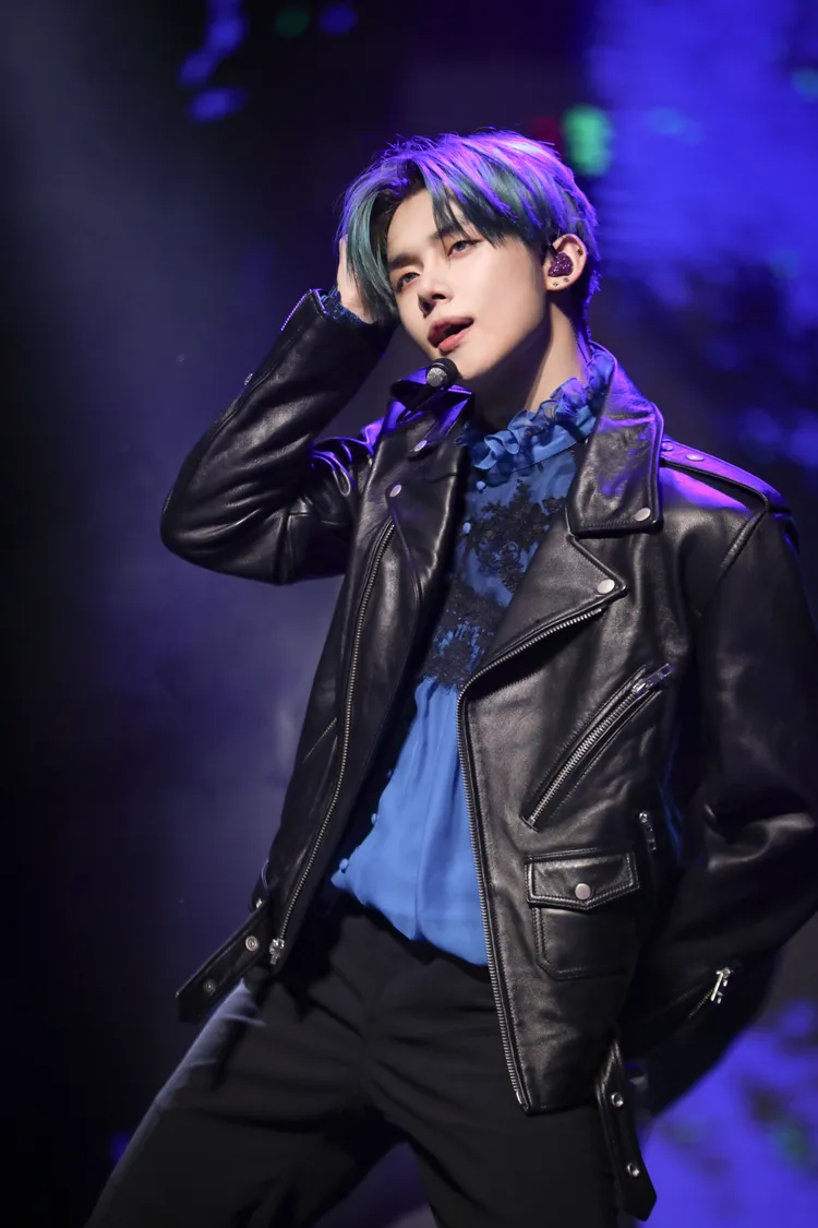 然竣紀錄片中回到10年前住的美國阿姨家探親。Disney+提供