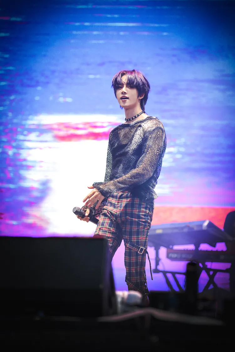 杋圭美國巡演時曾身體不適，惋惜隊友關心他的畫面沒被拍進紀錄片。Disney+提供