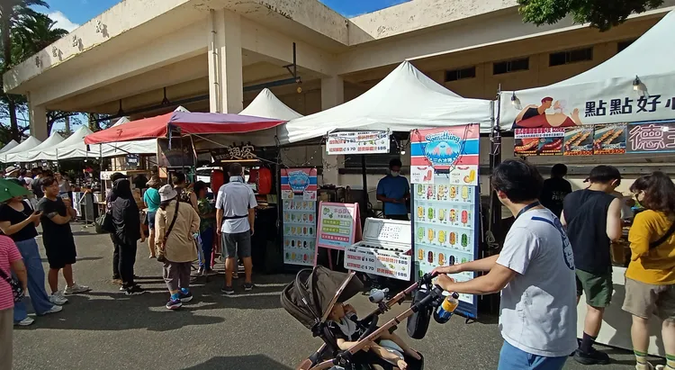 現場也有人氣美食、美式餐車、文創市集等。