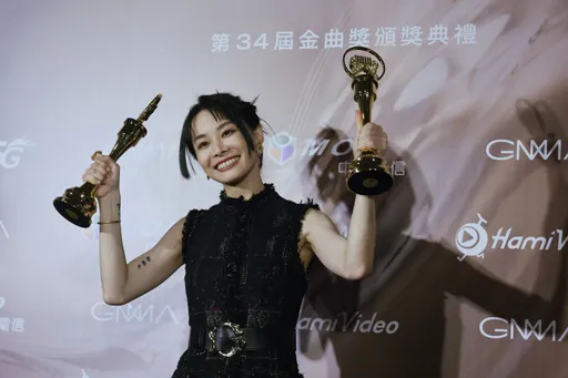 台語糾察隊出動！鄭宜農「沒用台語致詞」被罵爆　勁敵5個字送暖